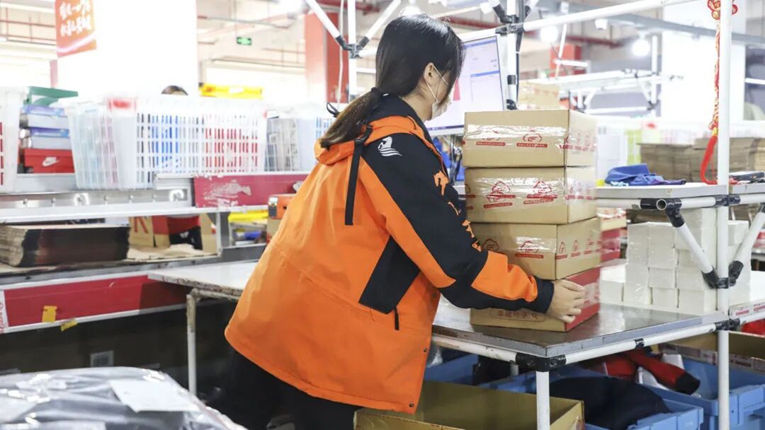 2cc69cd4-a382-4835-b5f6-c663cce13686